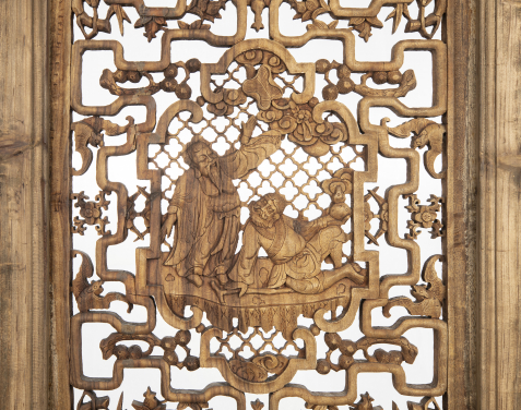 Four Part Folding Screen with Eight Immortals and Animals
Late Qing dynasty or early Republican period
Carved decorations, wood
H 194 x W 43.5 cm
HKU.W.2004.1568 a-d
Detail of a folding screen with two of the eight immortals: Chung Li Quan (left) and Li Tie Kuai (right)